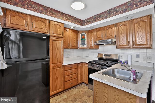 10942 MODENA PL, Philadelphia, PA 19154