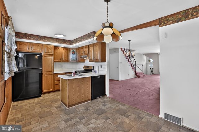 10942 MODENA PL, Philadelphia, PA 19154