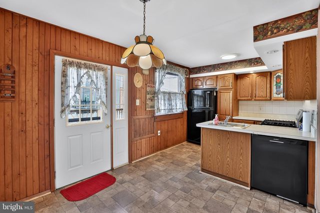 10942 MODENA PL, Philadelphia, PA 19154