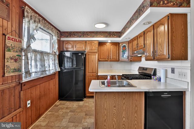 10942 MODENA PL, Philadelphia, PA 19154