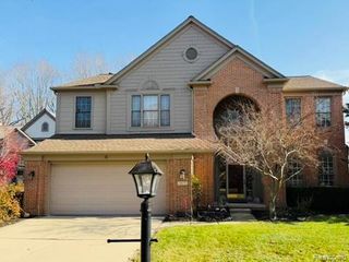 2673 Brentwood Drive, Lake Orion, MI 48360