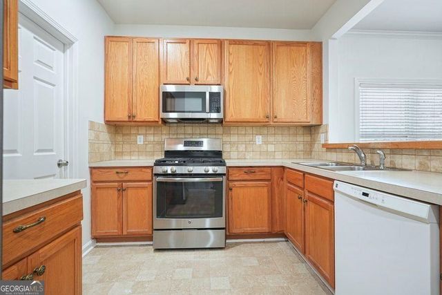 1411 Raven Rock Trail NW, Kennesaw, GA 30152
