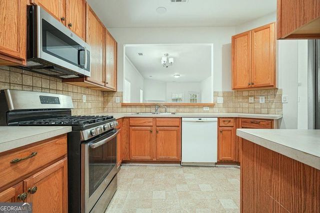 1411 Raven Rock Trail NW, Kennesaw, GA 30152