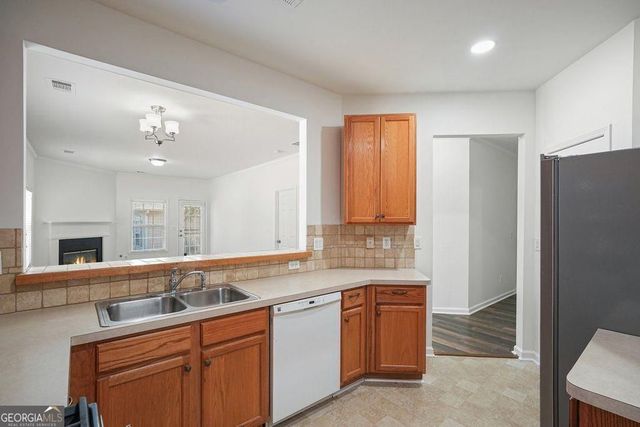 1411 Raven Rock Trail NW, Kennesaw, GA 30152