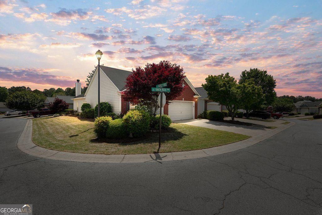 1411 Raven Rock Trail NW, Kennesaw, GA 30152