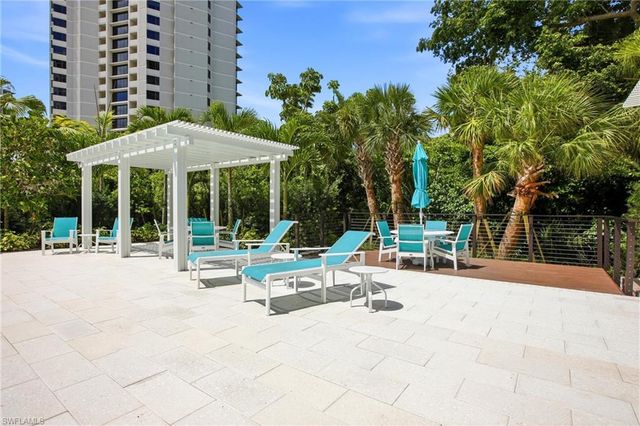 5550 Heron Point DR 503, Naples, FL 34108