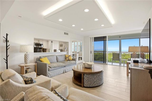 5550 Heron Point DR 503, Naples, FL 34108