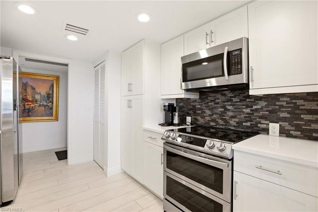 5550 Heron Point DR 503, Naples, FL 34108