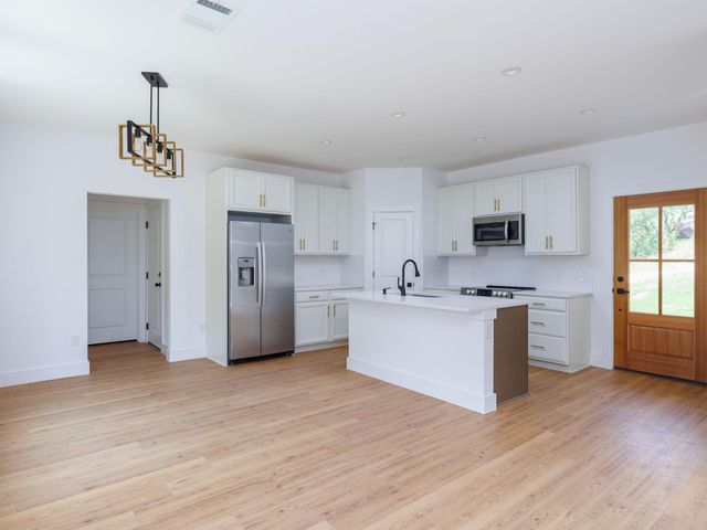 11001 Sage ST, Jonestown, TX 78645