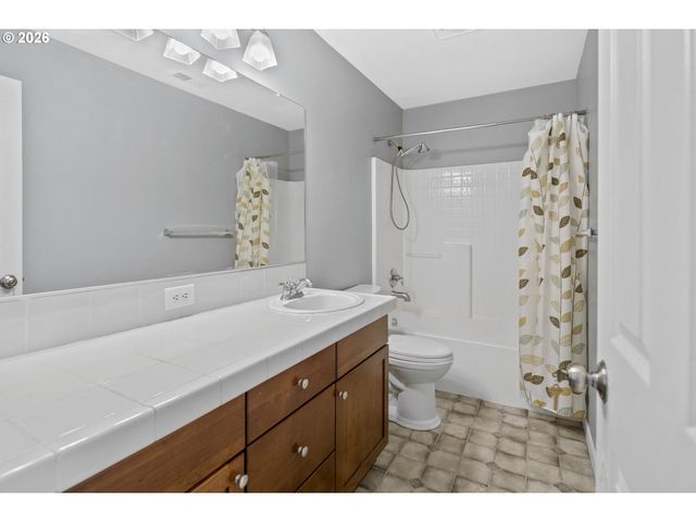 7009 Se TUSCANY Way, Milwaukie, OR 97267