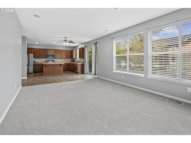 7009 Se TUSCANY Way, Milwaukie, OR 97267