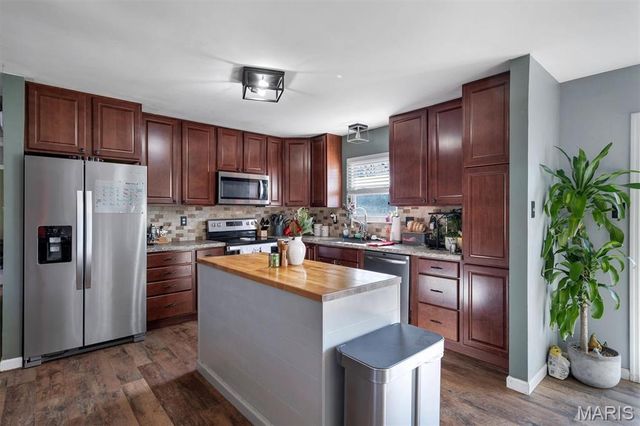 5832 Blackberry Drive, Imperial, MO 63052