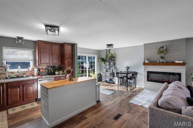 5832 Blackberry Drive, Imperial, MO 63052