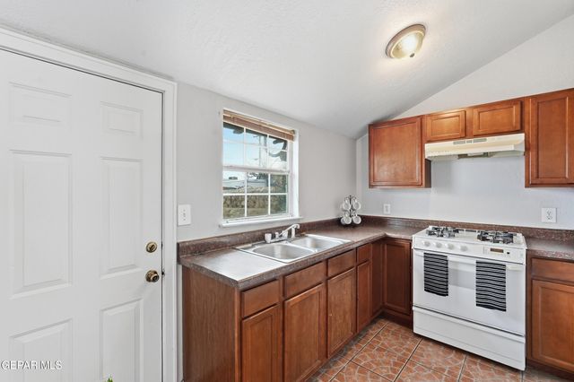 3110 FORT Boulevard, El Paso, TX 79936