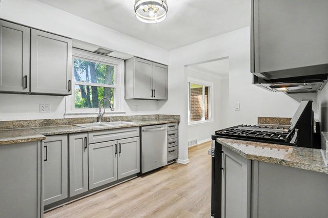 2716 Gull Road, Kalamazoo, MI 49048