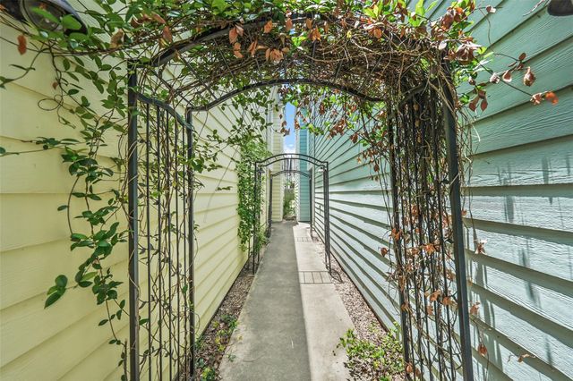 1317 Prince Street, Houston, TX 77008