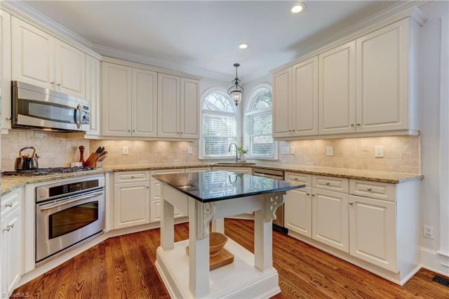 7 Foxglove Lane, Greensboro, NC 27455