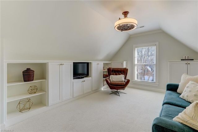 7 Foxglove Lane, Greensboro, NC 27455