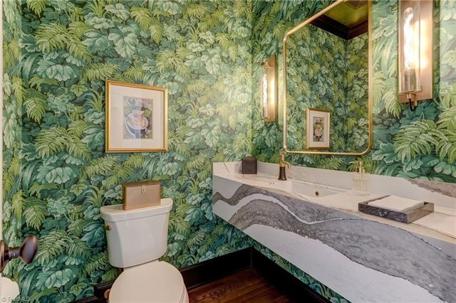 7 Foxglove Lane, Greensboro, NC 27455