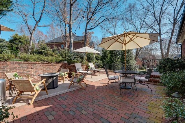 7 Foxglove Lane, Greensboro, NC 27455