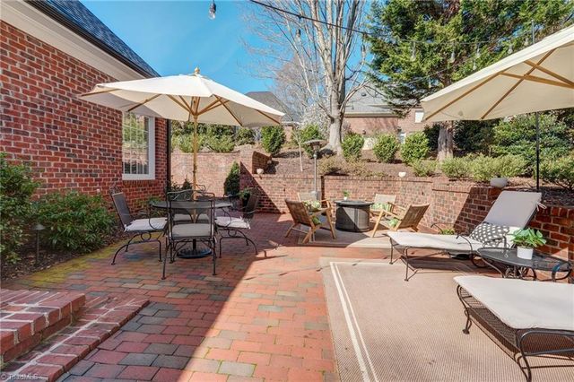 7 Foxglove Lane, Greensboro, NC 27455