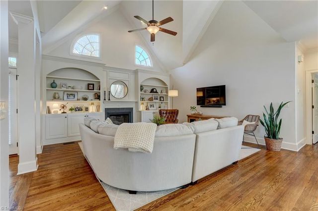 7 Foxglove Lane, Greensboro, NC 27455