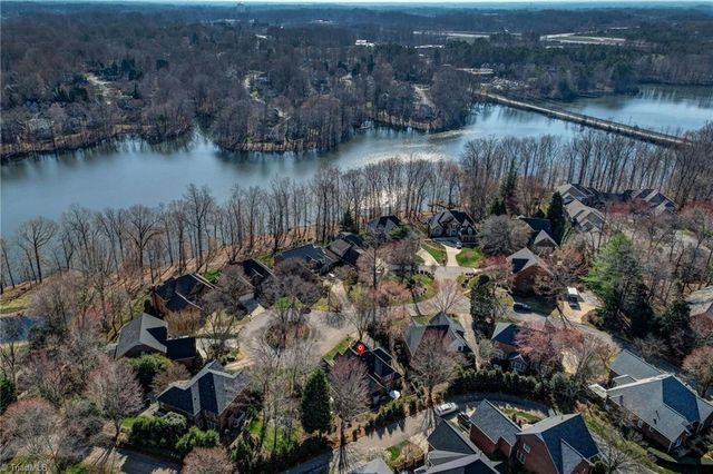 7 Foxglove Lane, Greensboro, NC 27455