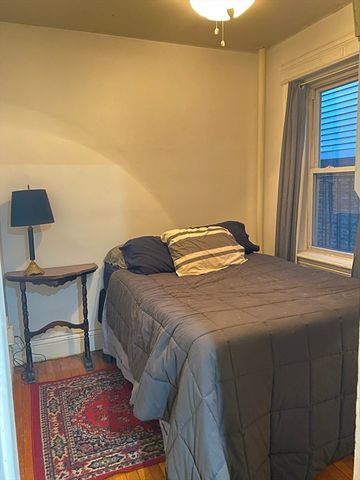 35 Queensberry St. 10, Boston, MA 02115
