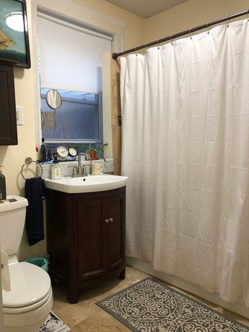 35 Queensberry St. 10, Boston, MA 02115