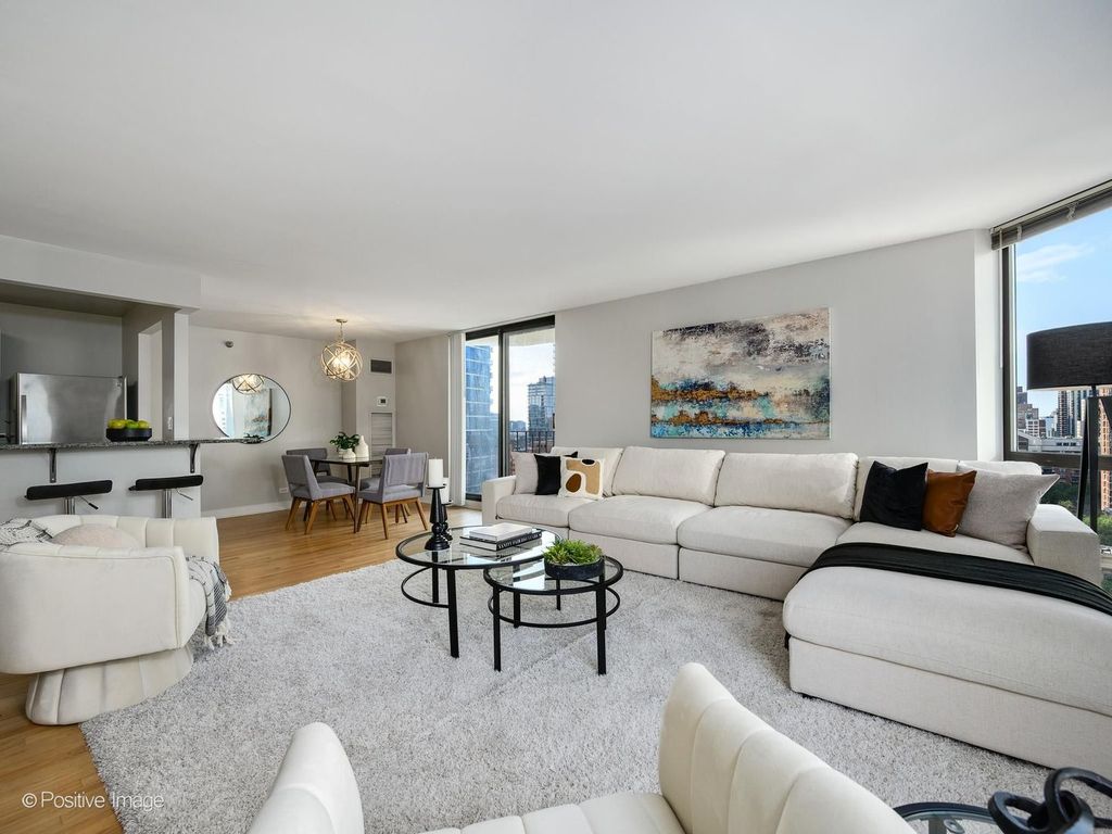 70 W Huron Street 1602, Chicago, IL 60654 — photo 3
