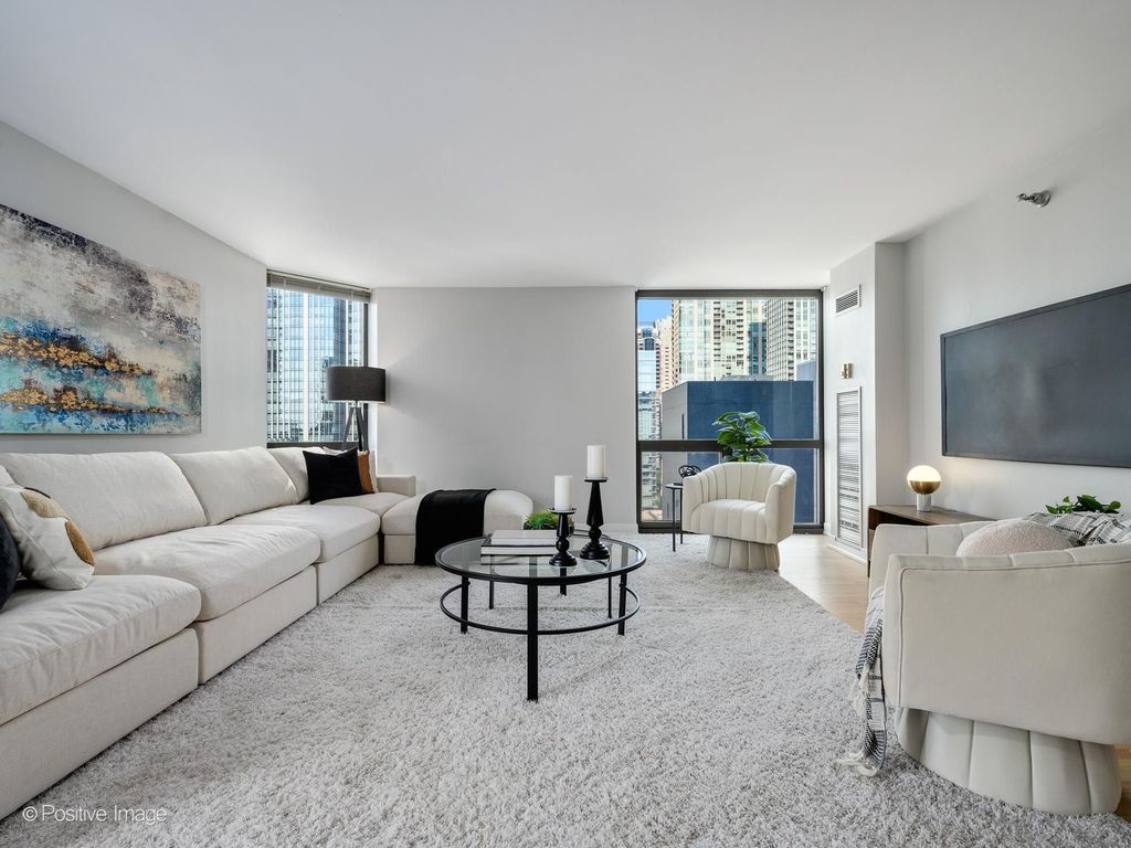 70 W Huron Street 1602, Chicago, IL 60654 — photo 4