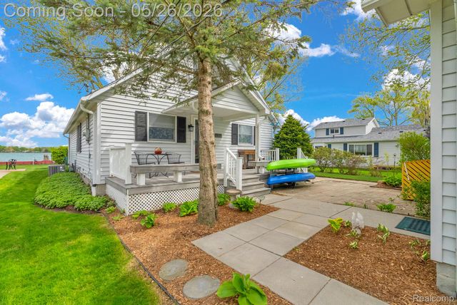 5441 Pointe Drive, East China Township, MI 48054