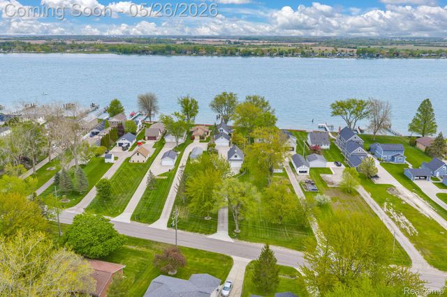 5441 Pointe Drive, East China Township, MI 48054