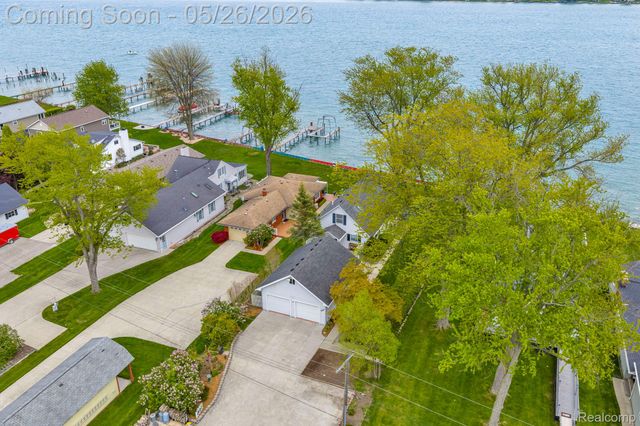 5441 Pointe Drive, East China Township, MI 48054