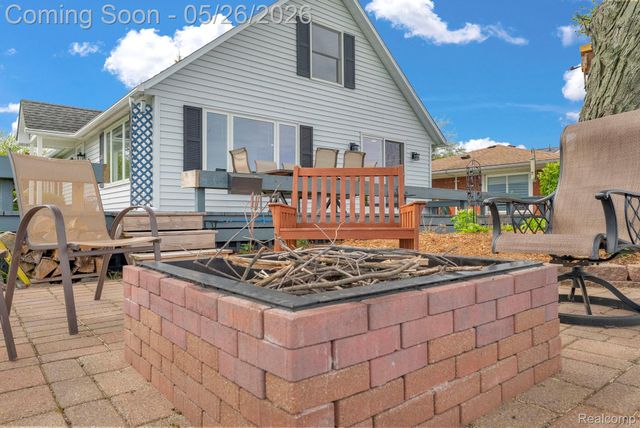 5441 Pointe Drive, East China Township, MI 48054