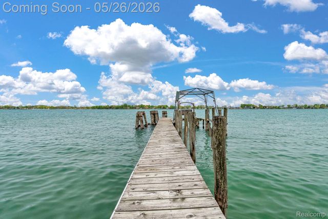 5441 Pointe Drive, East China Township, MI 48054