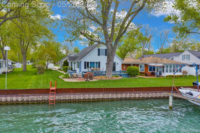 5441 Pointe Drive, East China Township, MI 48054