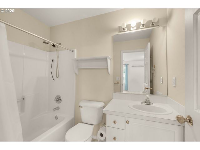 1668 Se RIPPLEWOOD Ave, Hillsboro, OR 97123