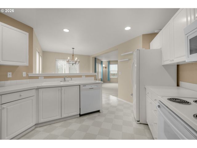 1668 Se RIPPLEWOOD Ave, Hillsboro, OR 97123