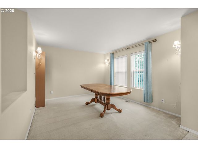 1668 Se RIPPLEWOOD Ave, Hillsboro, OR 97123