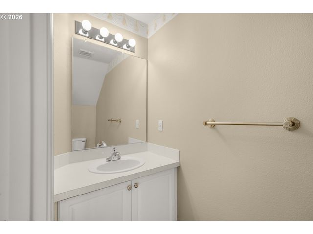 1668 Se RIPPLEWOOD Ave, Hillsboro, OR 97123