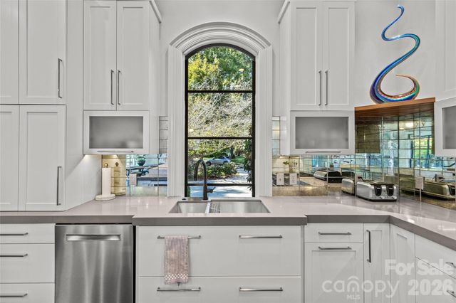 727 Colville Road, Charlotte, NC 28207