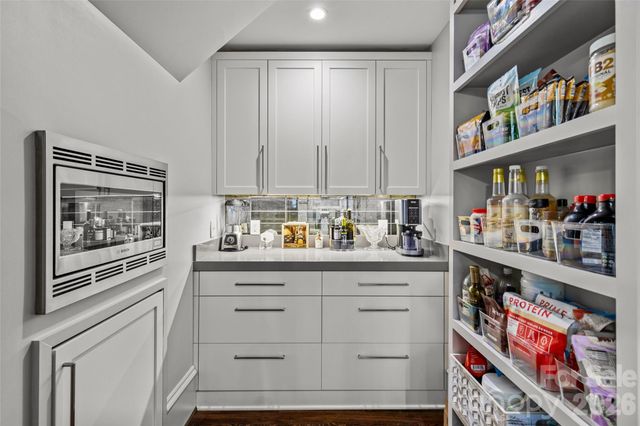 727 Colville Road, Charlotte, NC 28207