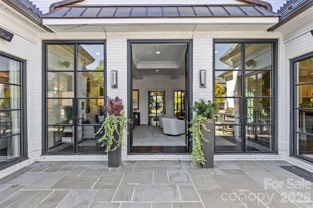 727 Colville Road, Charlotte, NC 28207