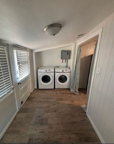 1220 N Rusk Street, Weatherford, TX 76086