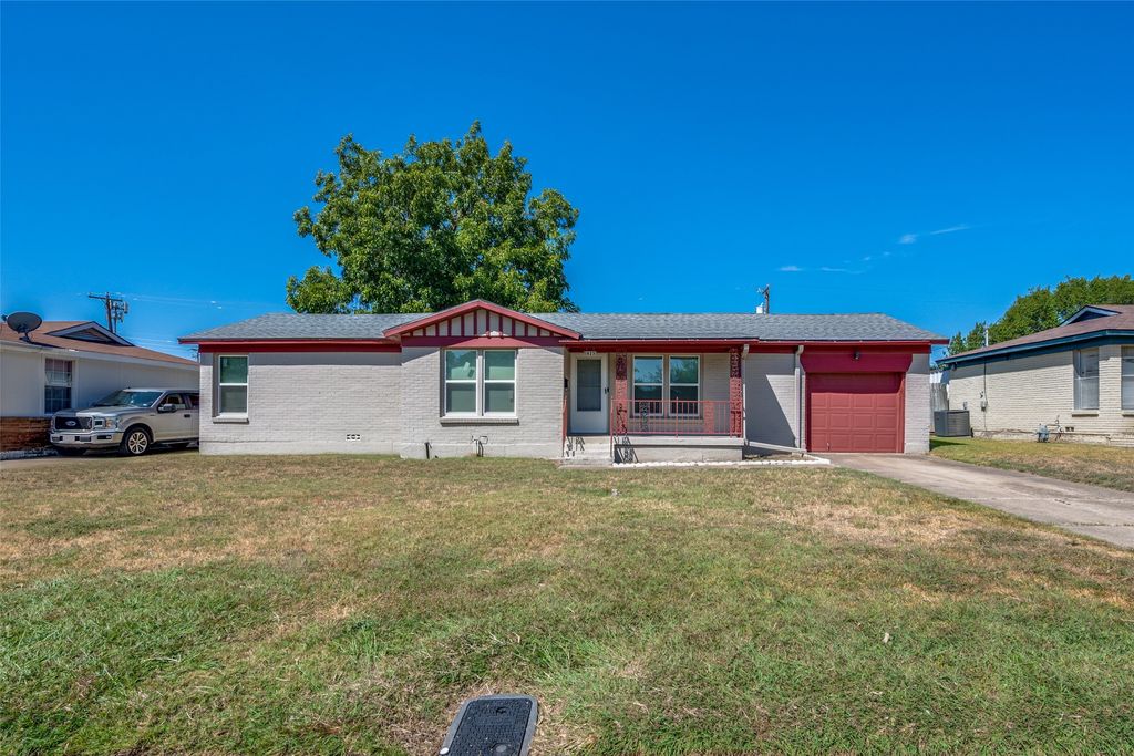 825 Glenda Drive, Bedford, TX 76022 — exterior