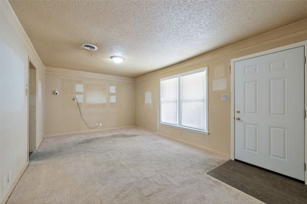 825 Glenda Drive, Bedford, TX 76022 — photo 2