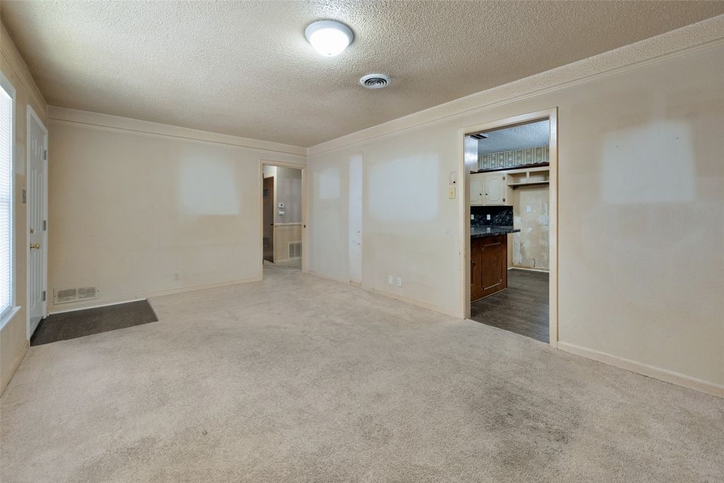 825 Glenda Drive, Bedford, TX 76022 — photo 4