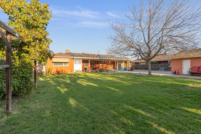 61 Carmelita Street, Porterville, CA 93257