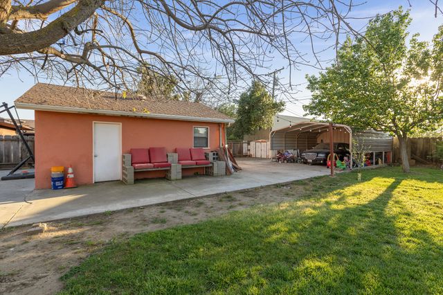 61 Carmelita Street, Porterville, CA 93257